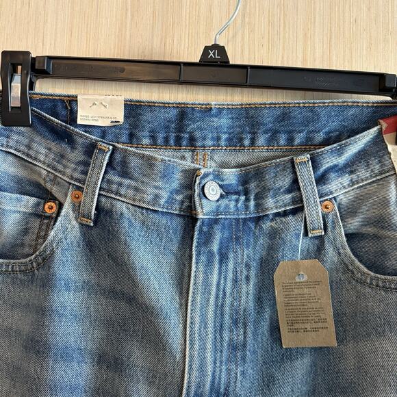 New Levis 550 '92 Mens Relaxed Taper Fit Jeans 36x34 Fade Distressed Blue $79.50 - Picture 4 of 8